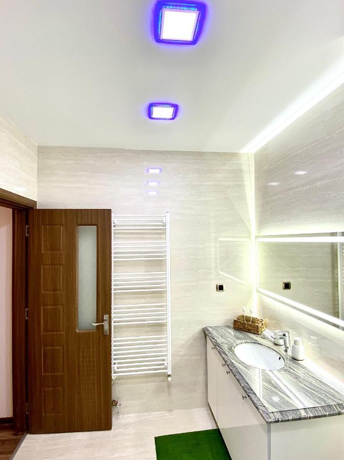 Coquette Apartment Braşov Extérieur photo