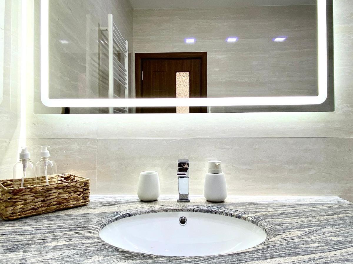 Coquette Apartment Braşov Extérieur photo